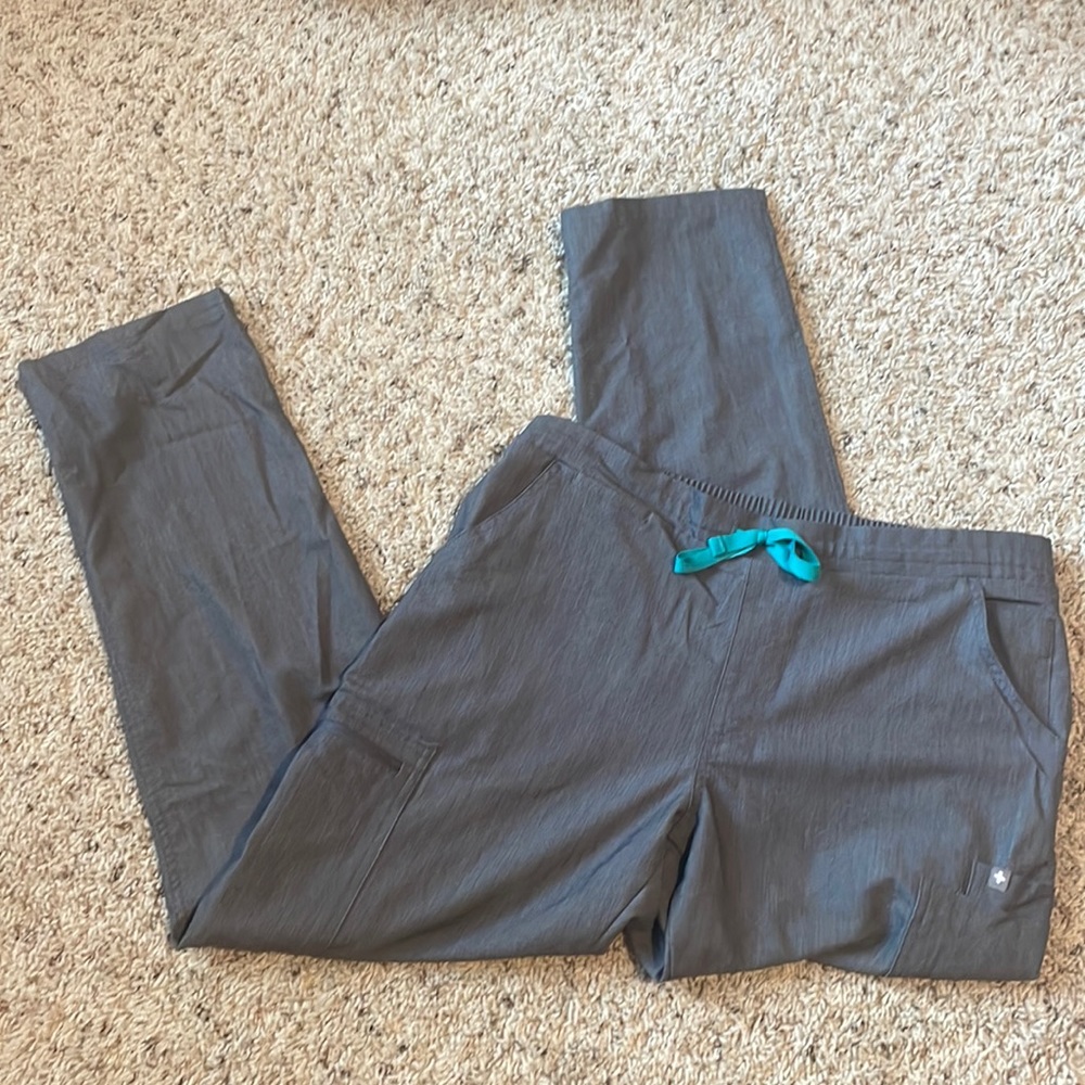 MP he’s there’s grey (standard collection)Yola skinny scrub pant